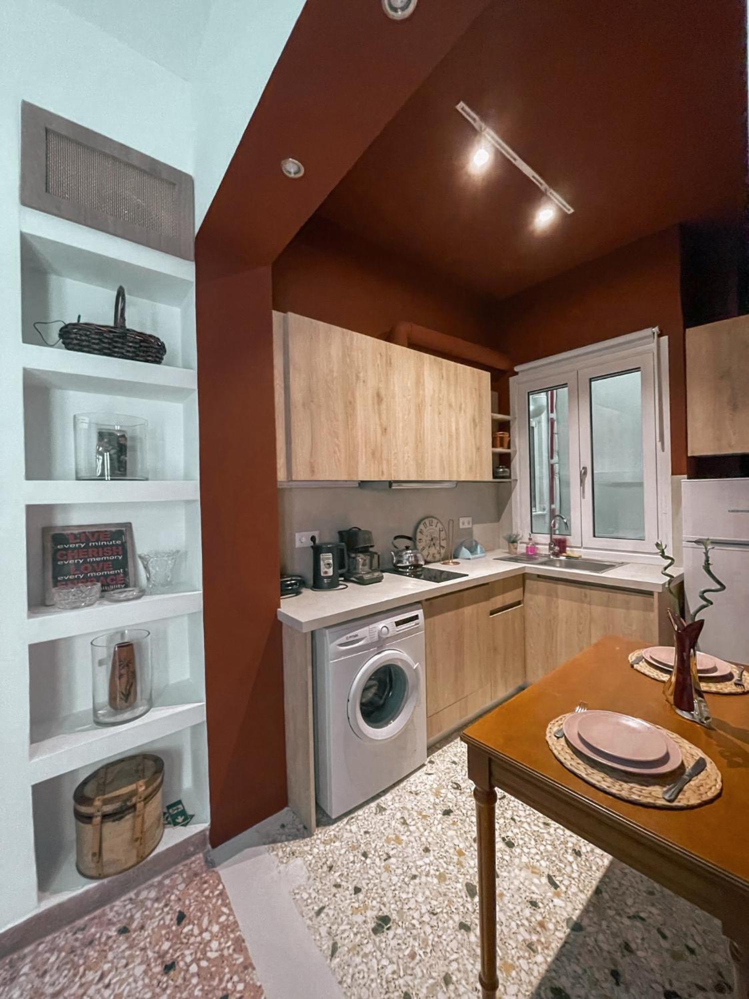 Apartment Near Metro + Port 피레아스 외부 사진
