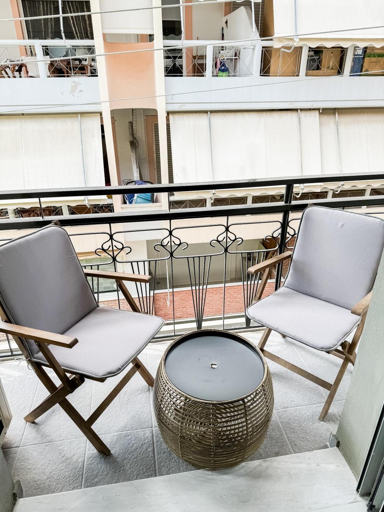 Apartment Near Metro + Port 피레아스 외부 사진